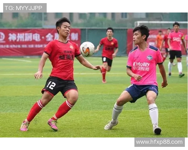 恒大足球与上海队激战正酣比分悬念引发球迷热议 恒大足球与上海队激战正酣比分悬念引发球迷热议